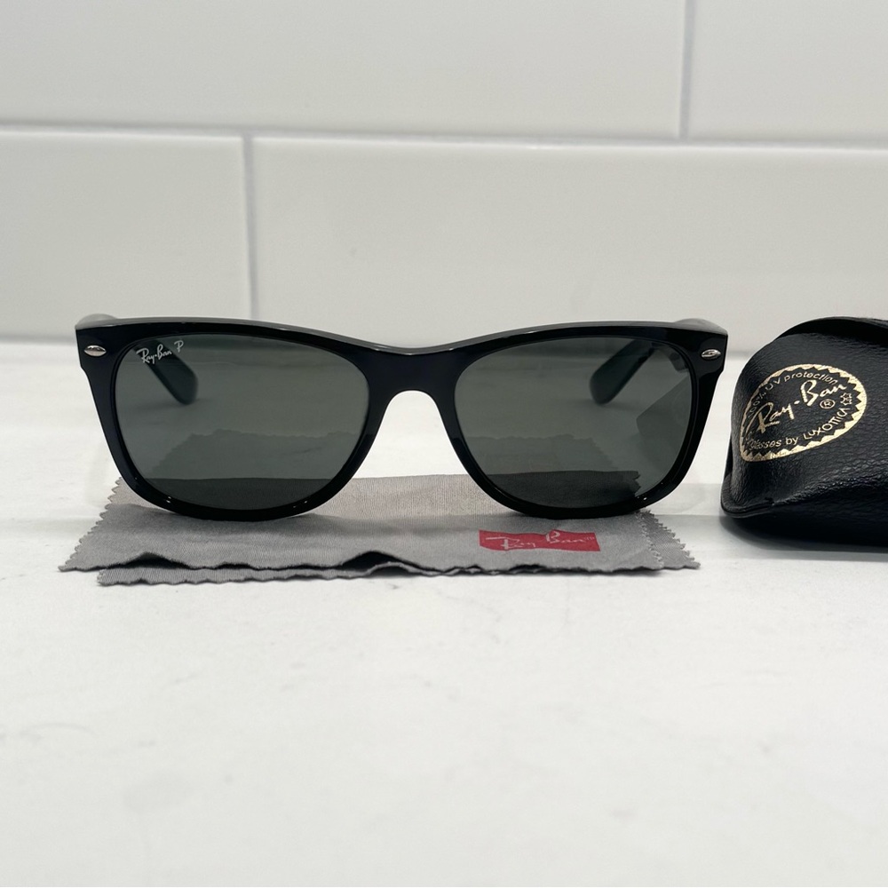Ray-Ban Black New Wayfarer Polarized Sunglasses - Picture 4 of 6